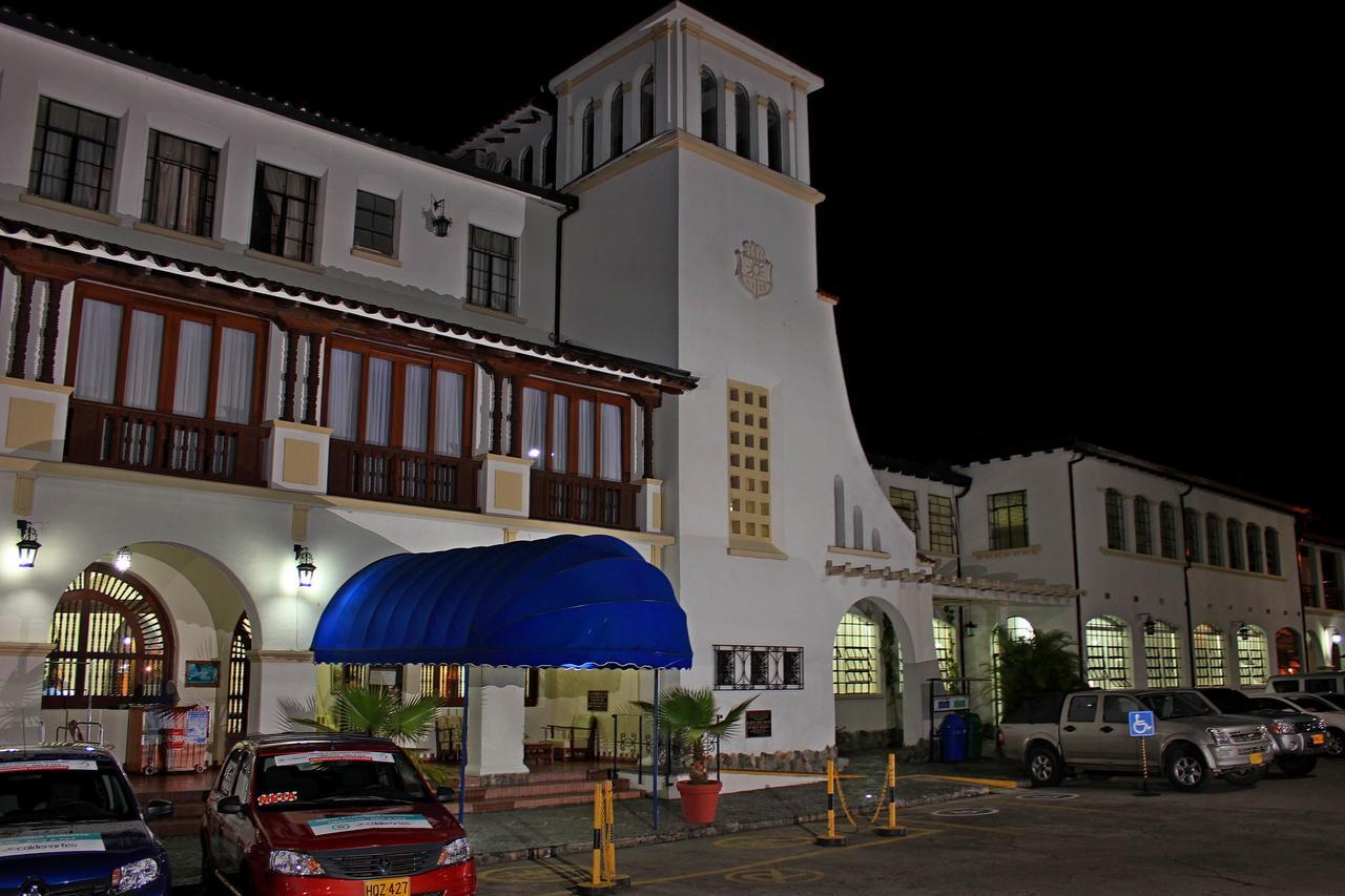 بوغا Hotel Guadalajara المظهر الخارجي الصورة